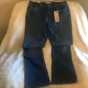 Levi’s Bootcut Mid Rise size 29